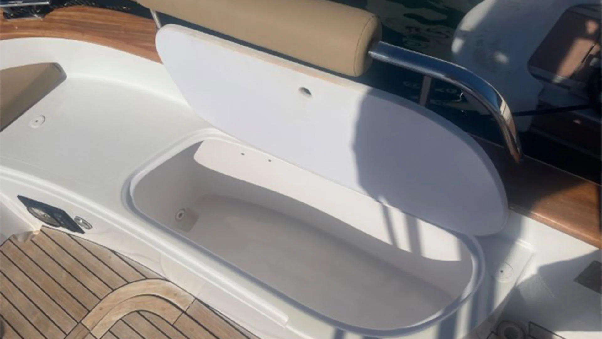 barco-de-segunda-mano-cantieri-mimi-libeccio-6-5-classic-tambucho-abikerto