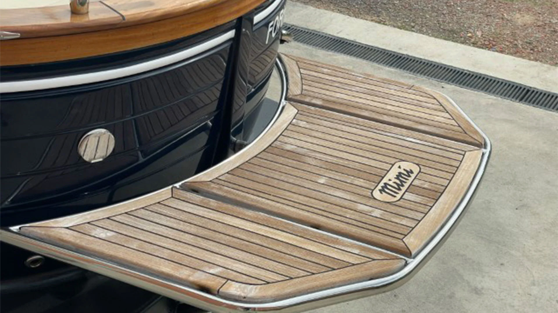 barco-de-segunda-mano-cantieri-mimi-libeccio-6-5-classic-vista-plataforma-de-baño