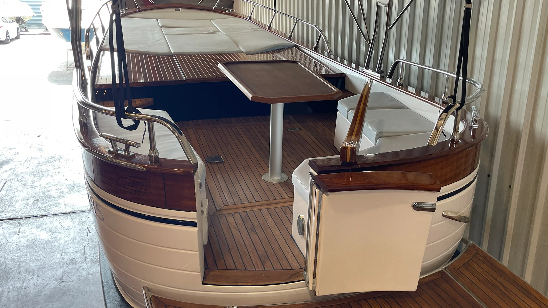barco-de-segunda-mano-cantieri-mimi-libeccio-8-5-classic-bañera