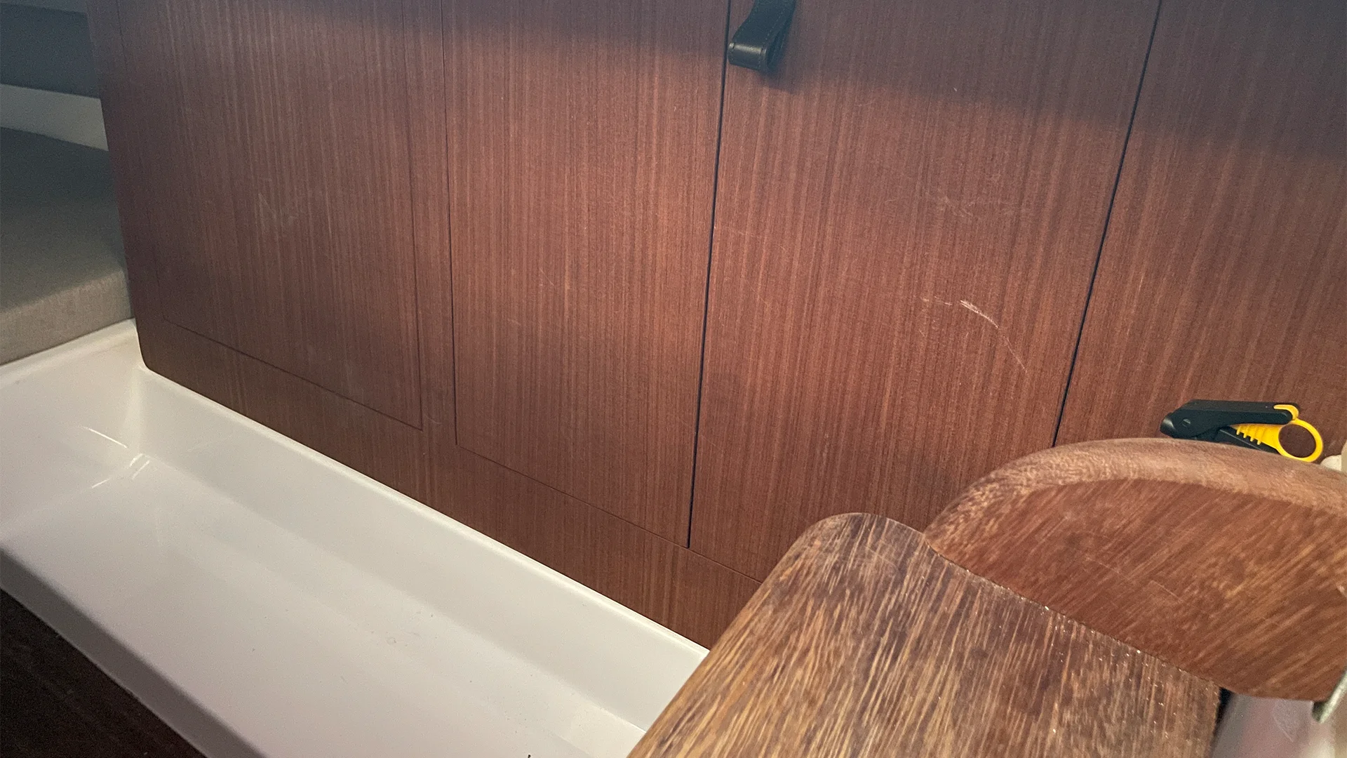 barco-de-segunda-mano-cantieri-mimi-libeccio-8-5-classic-detalle-cabina