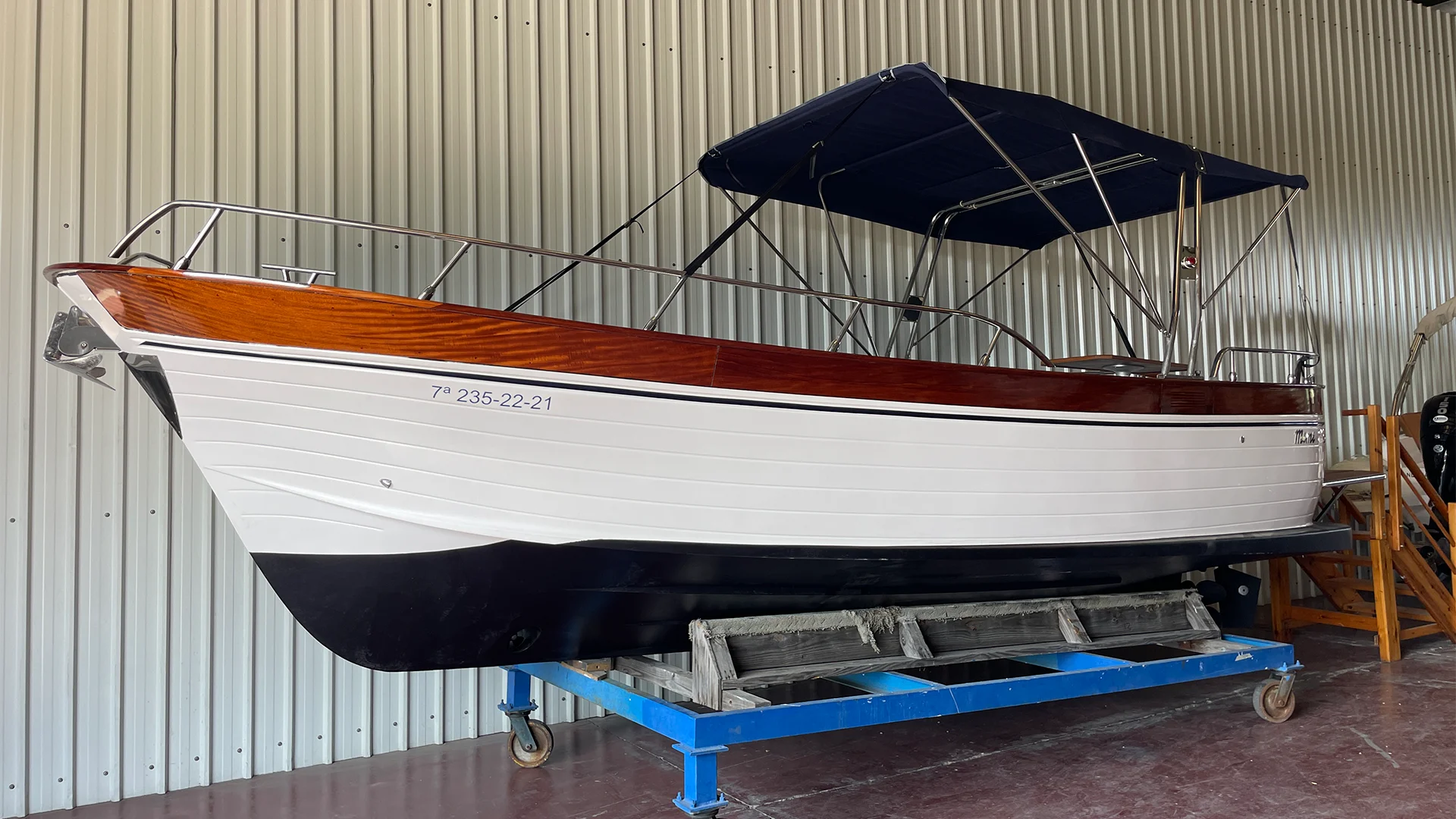 barco-de-segunda-mano-cantieri-mimi-libeccio-8-5-classic-en-stock