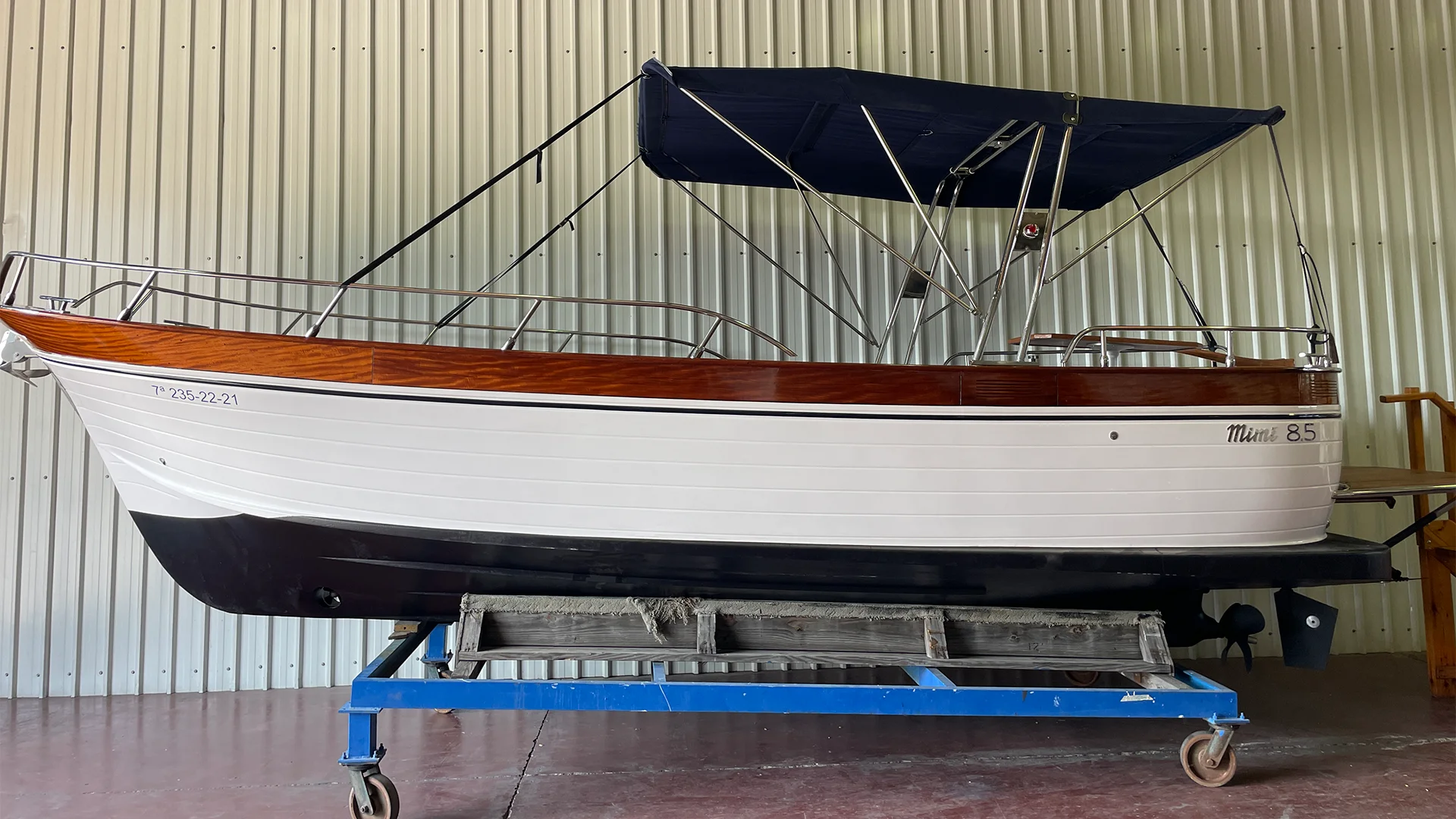 barco-de-segunda-mano-cantieri-mimi-libeccio-8-5-classic-imagen-lateral