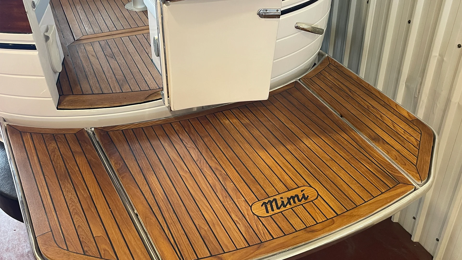 barco-de-segunda-mano-cantieri-mimi-libeccio-8-5-classic-plataforma-de-baño