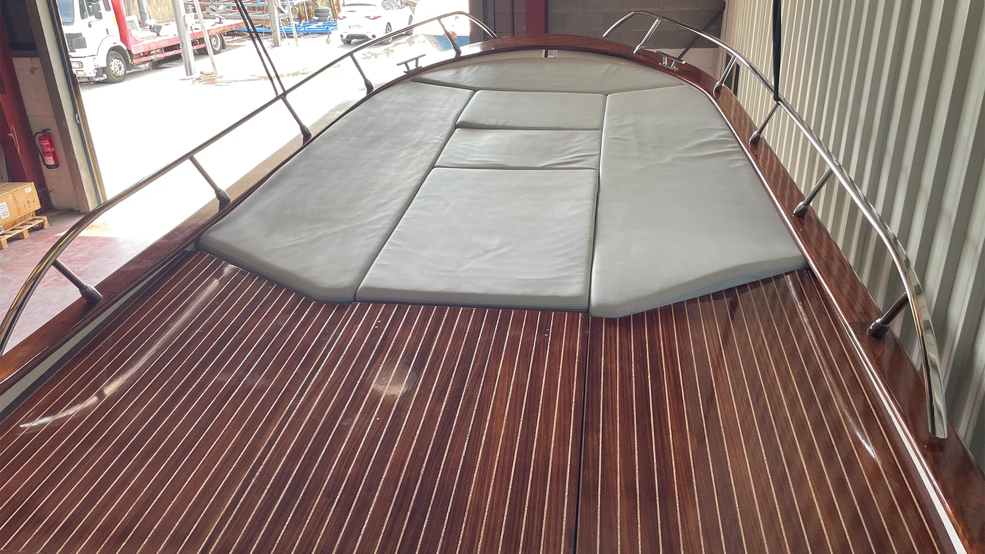 barco-de-segunda-mano-cantieri-mimi-libeccio-8-5-classic-vista-solarium