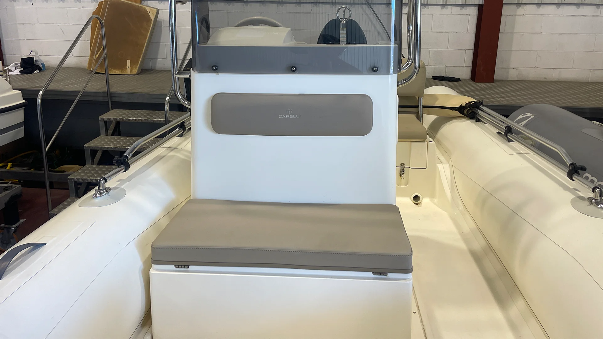 barco-de-segunda-mano-capelli-tempest-530-asiento-consola
