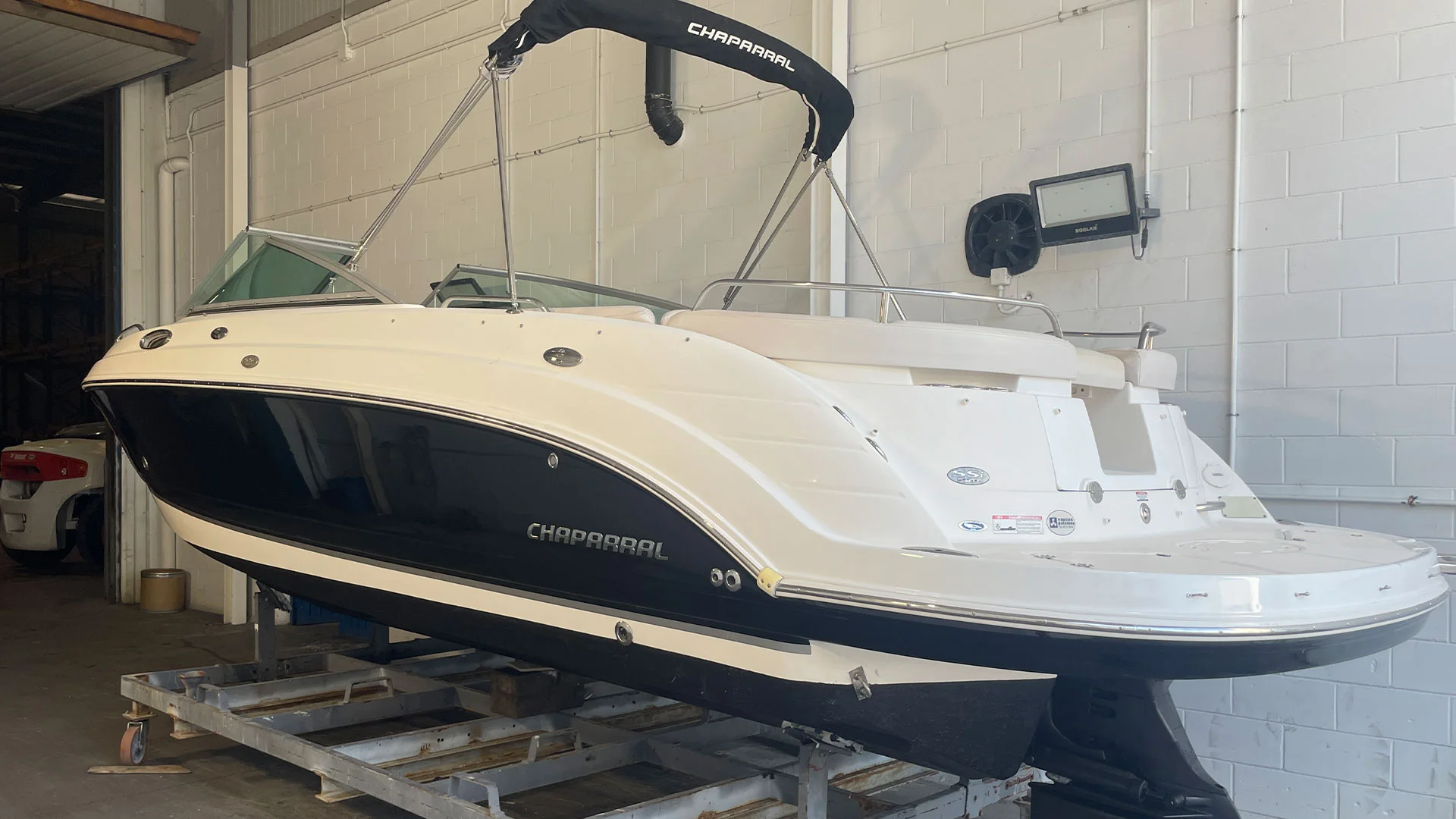 barco-de-segunda-mano-chaparral-256-ssi-en-exposicion