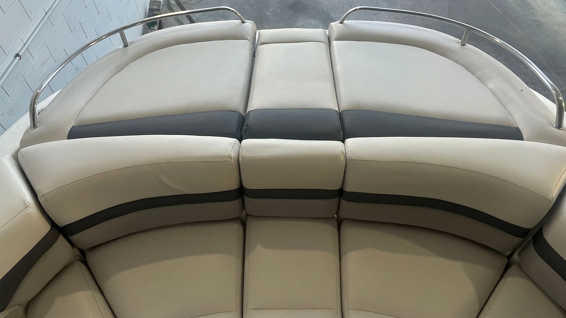 barco-de-segunda-mano-chaparral-256-ssi-solarium-popa
