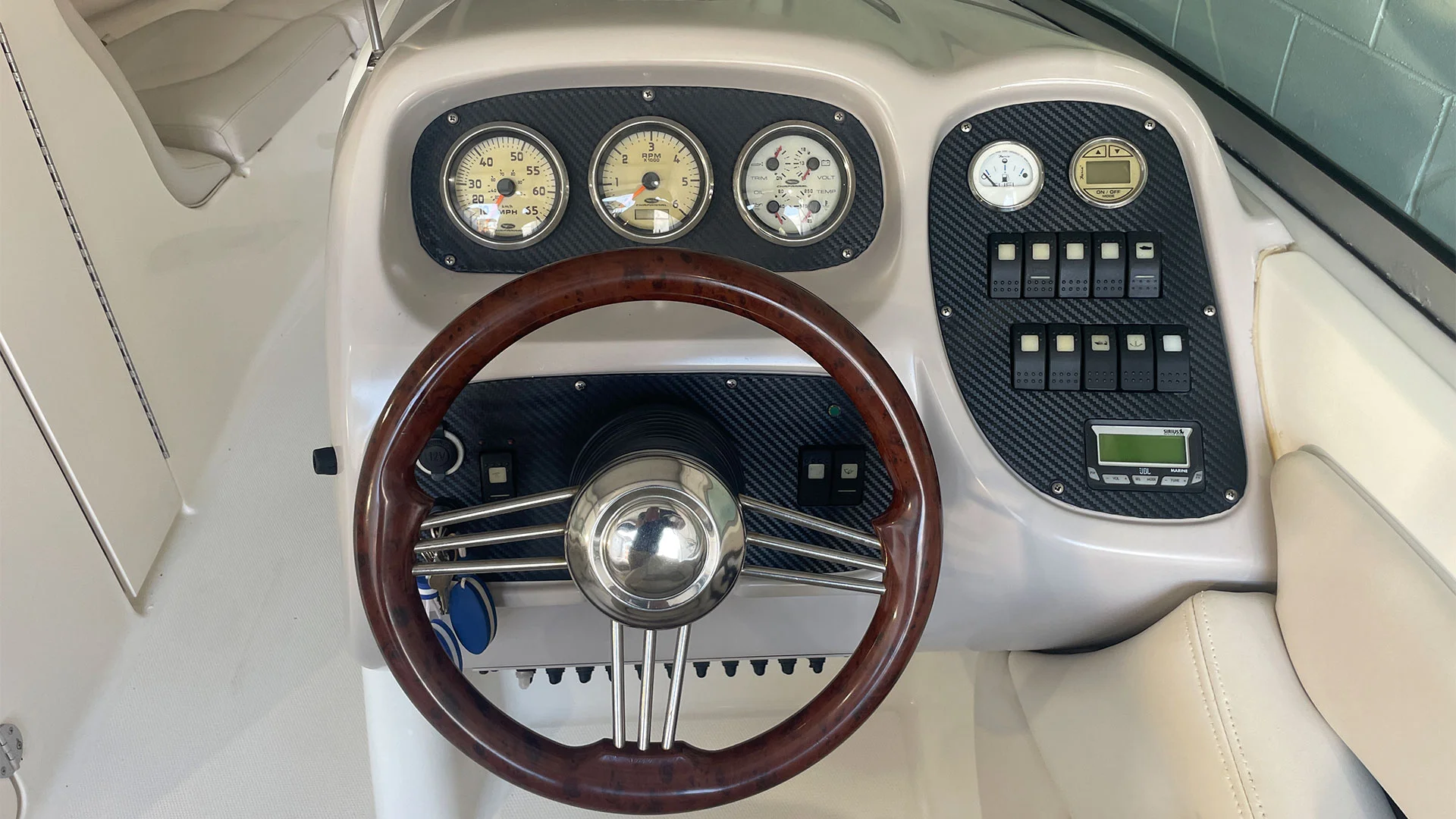 barco-de-segunda-mano-chaparral-256-ssi-volante