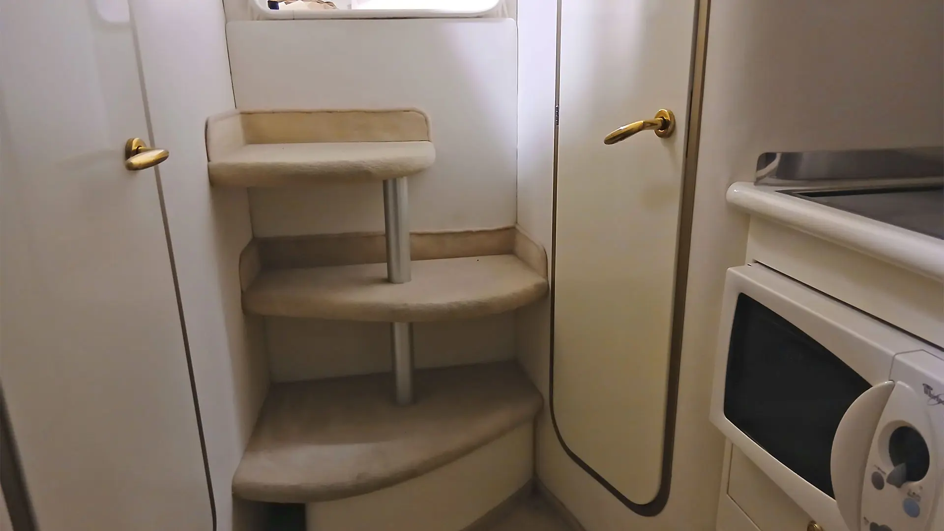 Barco de segunda mano Cranchi Giada 30 - Escalera camarote