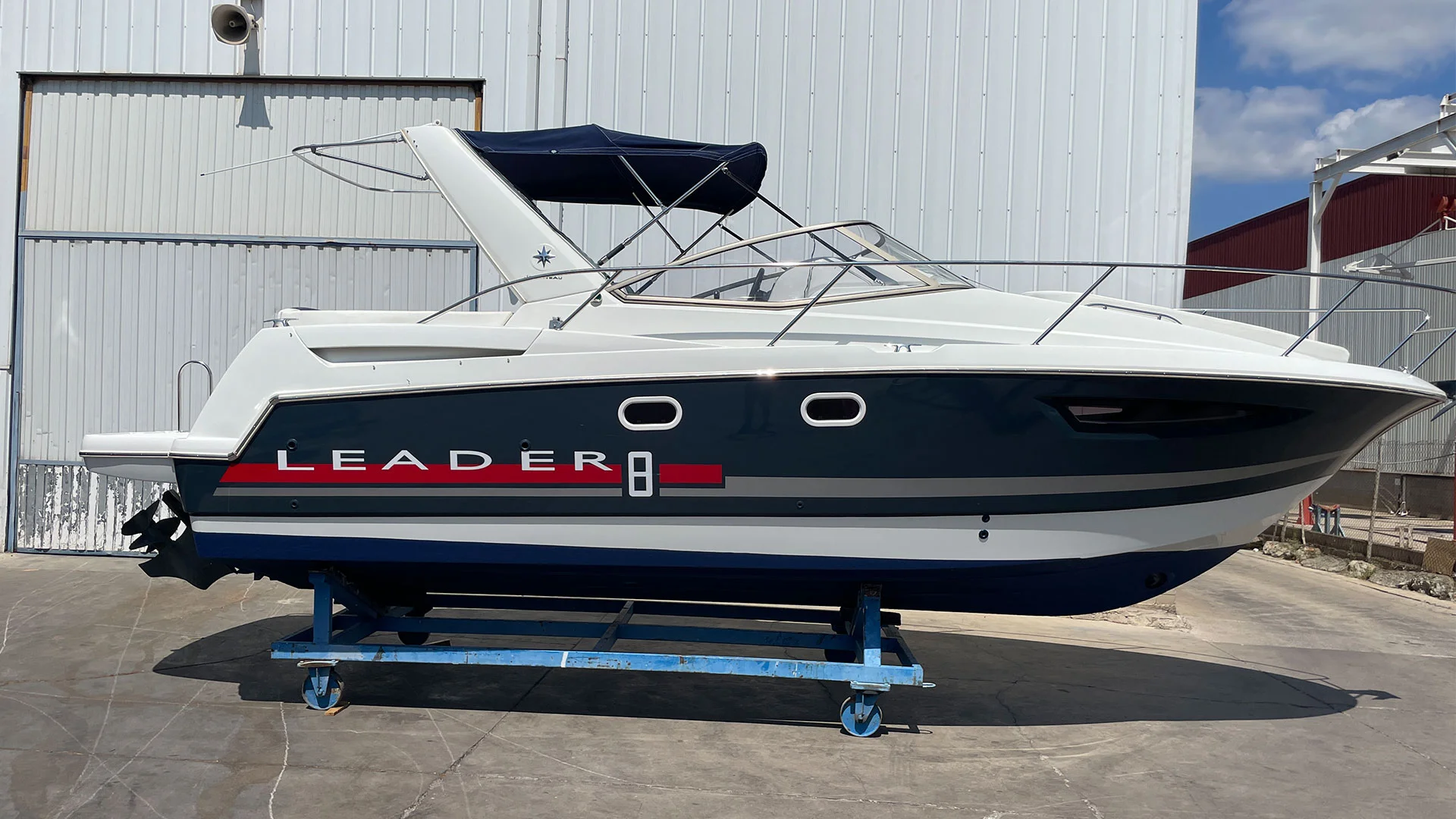 barco-de-segunda-mano-jeanneau-leader-8-en-exposicion
