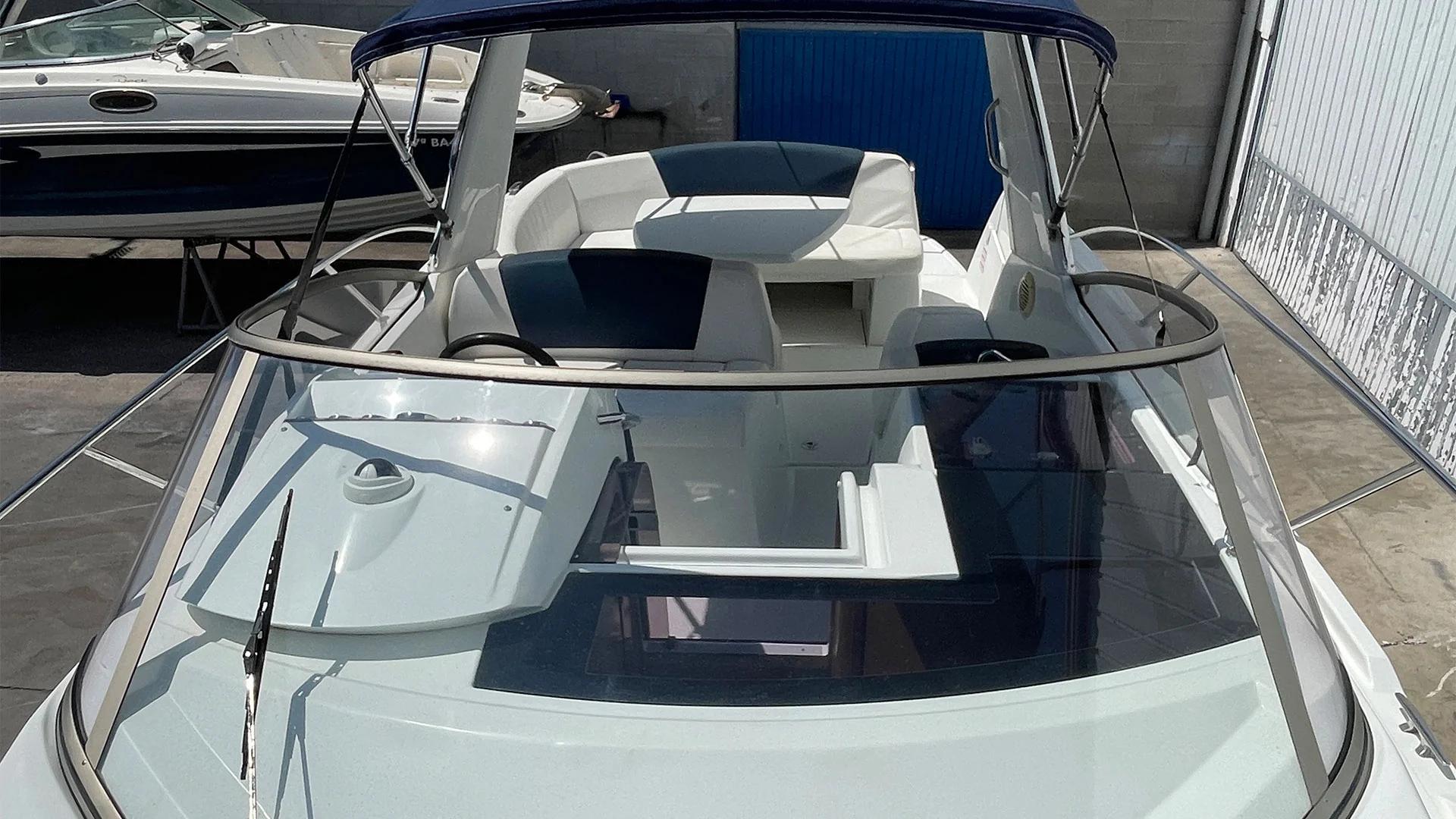 barco-de-segunda-mano-jeanneau-leader-8-parabrisas