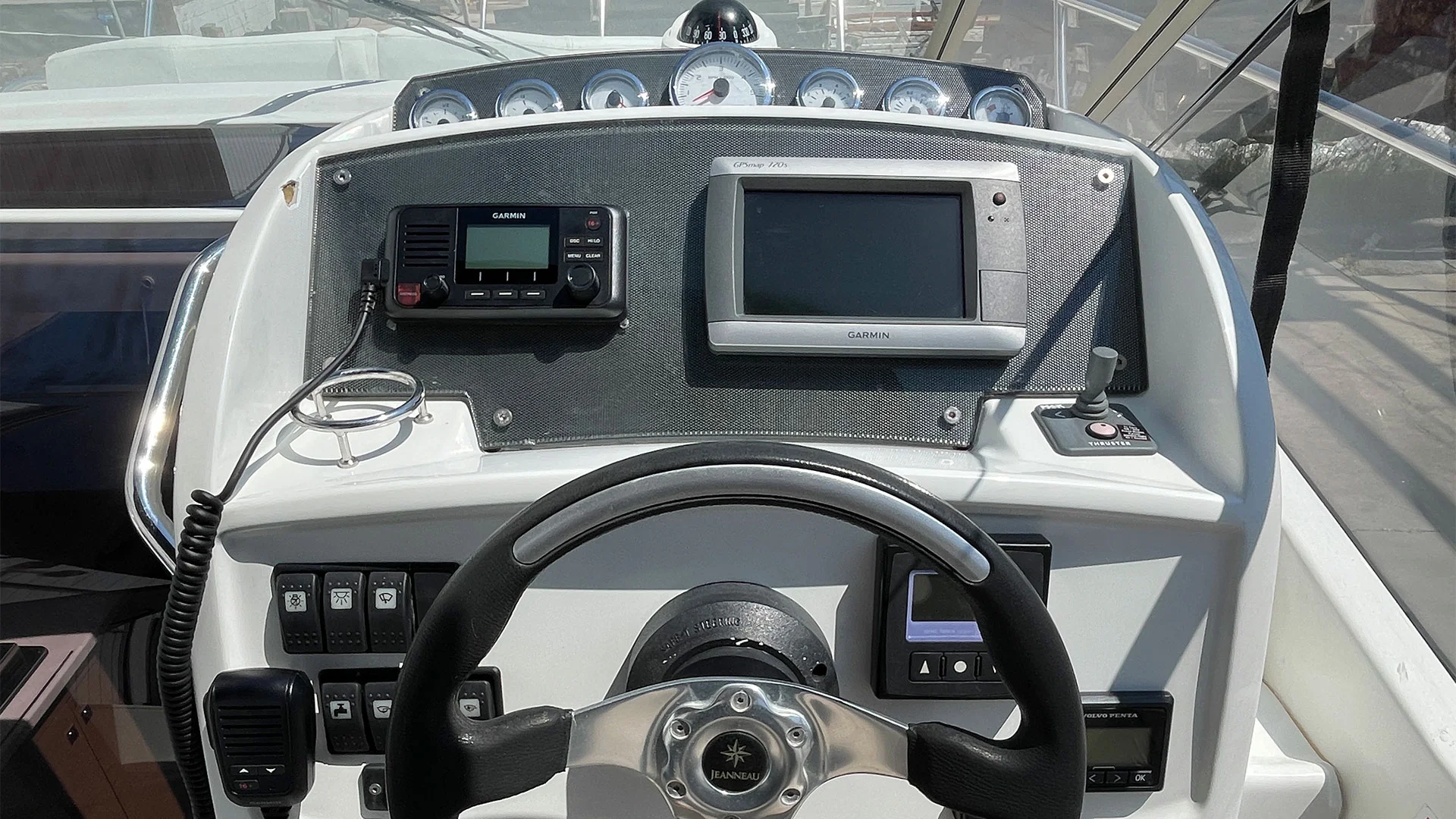 barco-de-segunda-mano-jeanneau-leader-8-volante