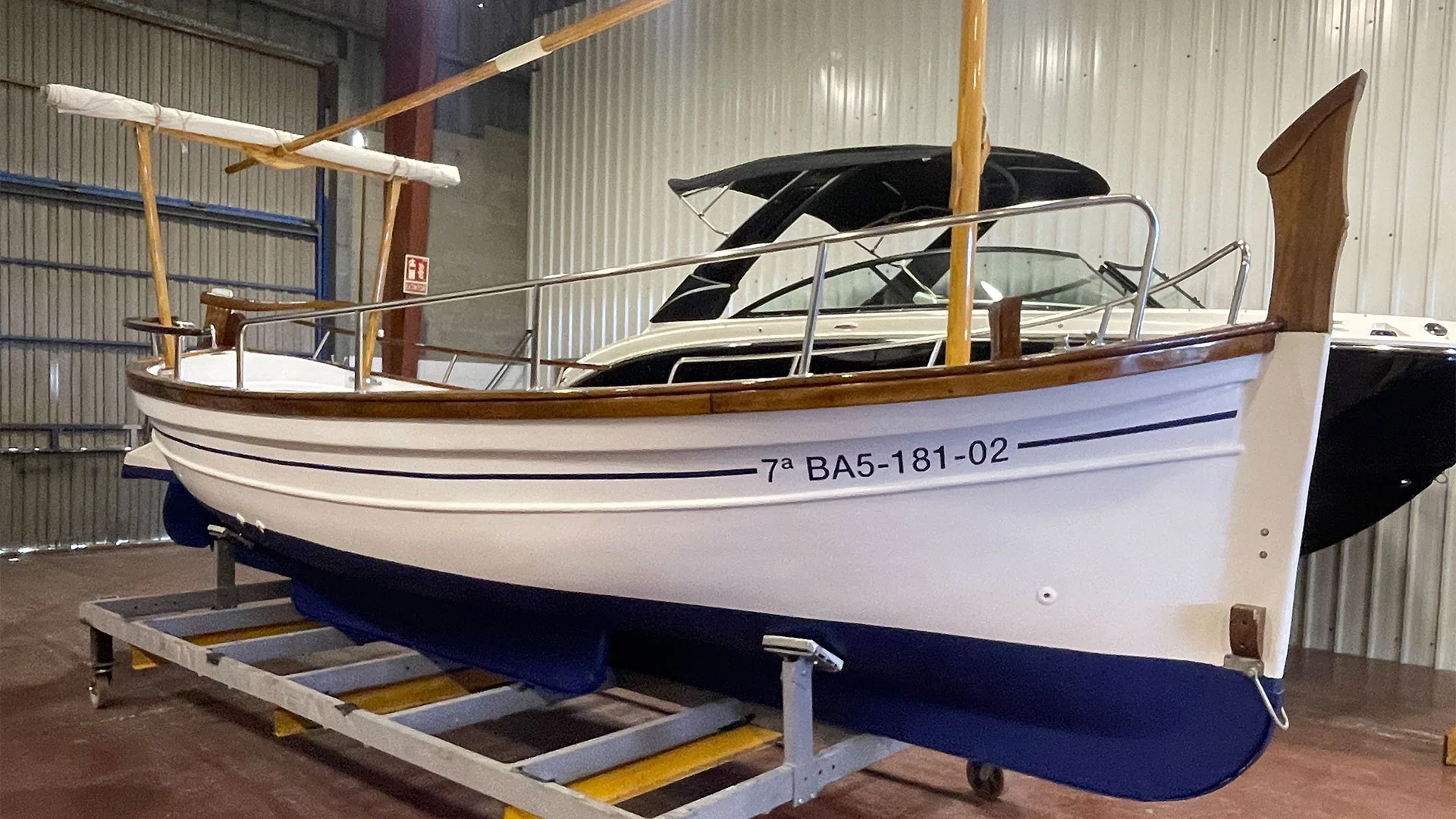 barco-de-segunda-mano-menorquin-31-solarium-entrega-inmediata-casco