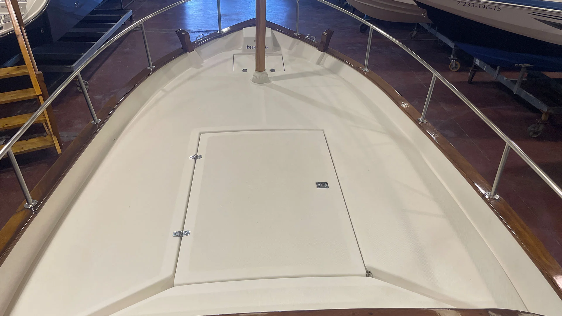 barco-de-segunda-mano-menorquin-31-solarium-entrega-inmediata-proa