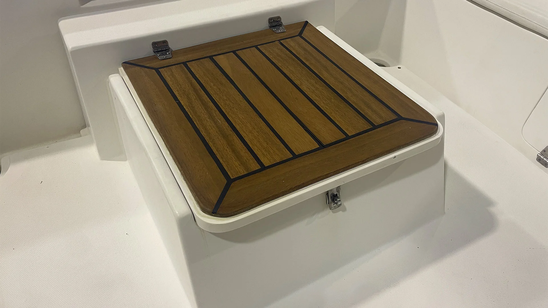 barco-de-segunda-mano-menorquin-31-solarium-entrega-inmediata-tapa-motor