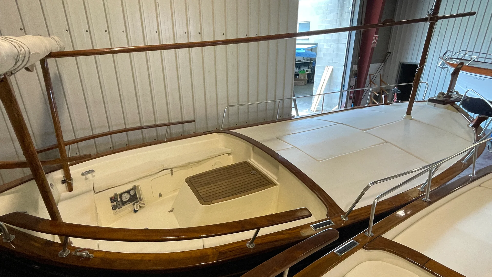 barco-de-segunda-mano-menorquin-36-solarium-vista-bañera