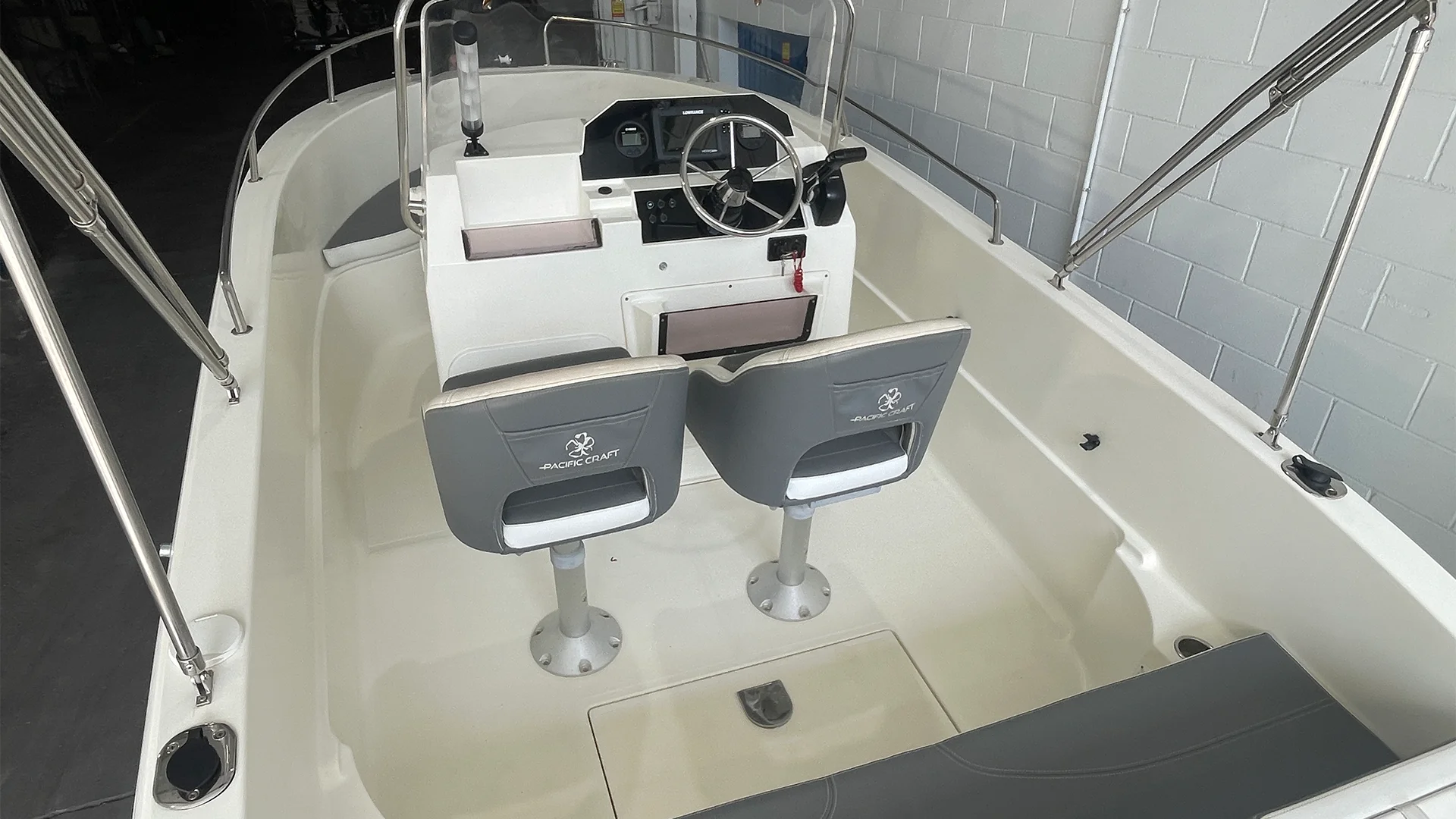 barco-de-segunda-mano-pacific-craft-545-vista-bañera