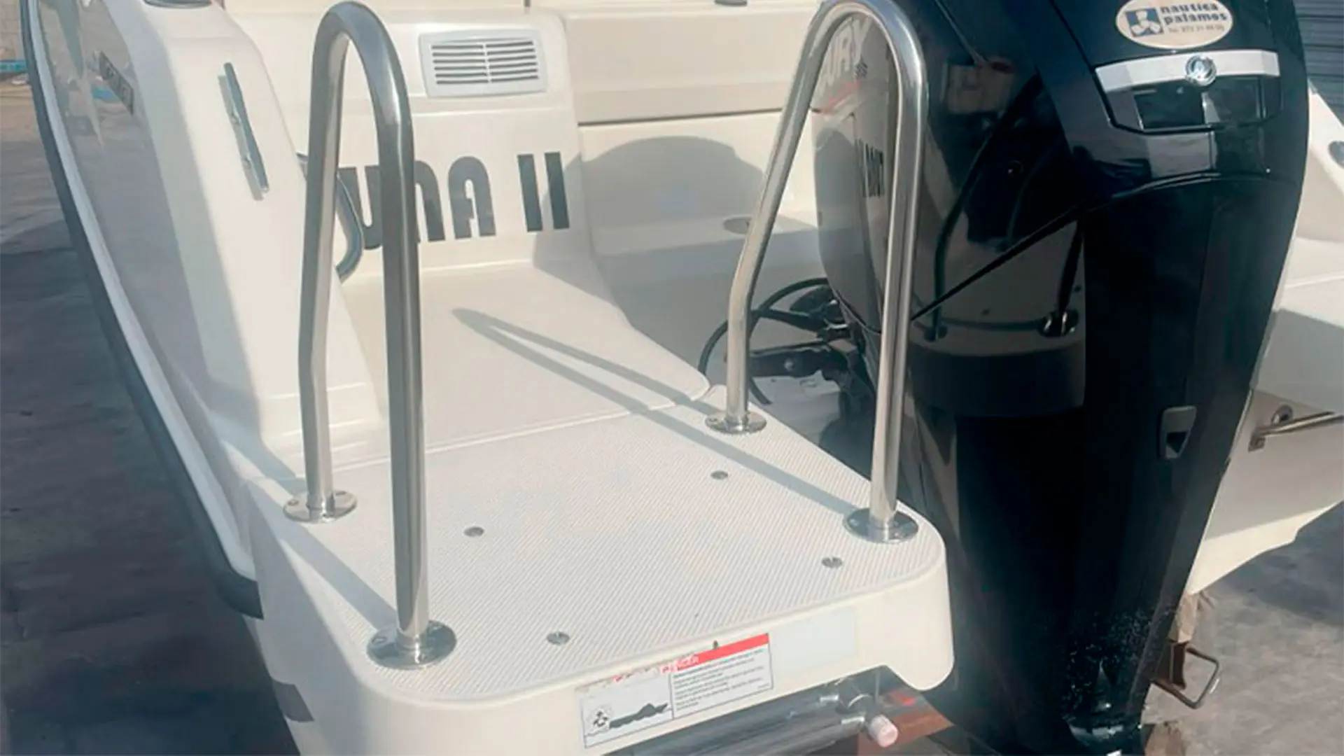 Barco de segunda mano Quicksilver Activ 555 Open - Escalera de baño