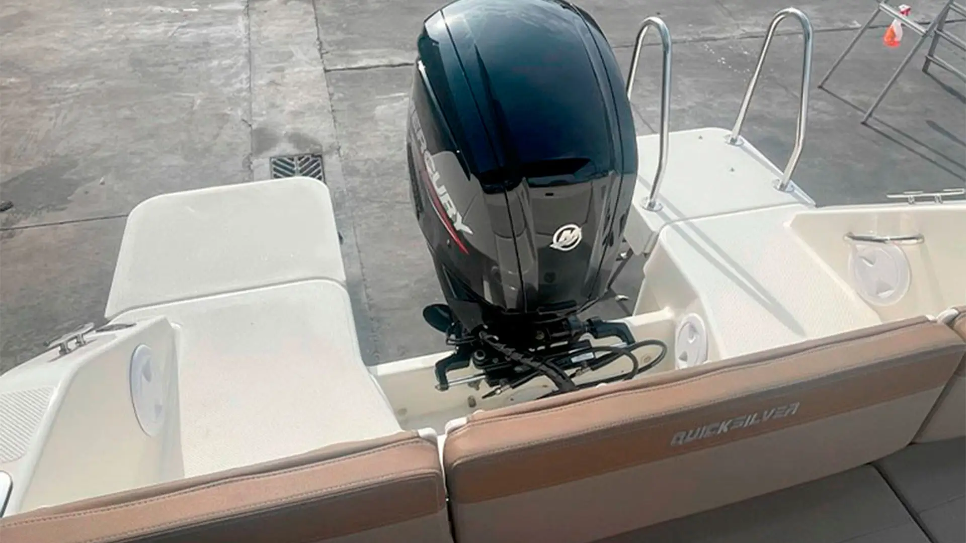 Barco de segunda mano Quicksilver Activ 555 Open - Motor fueraborda Mercury