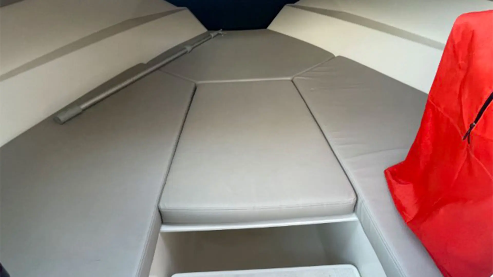 Barco de segunda mano Quicksilver Activ 675 Sundeck - Cabina