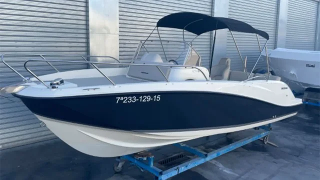 Barco de segunda mano Quicksilver Activ 675 Sundeck - En tienda