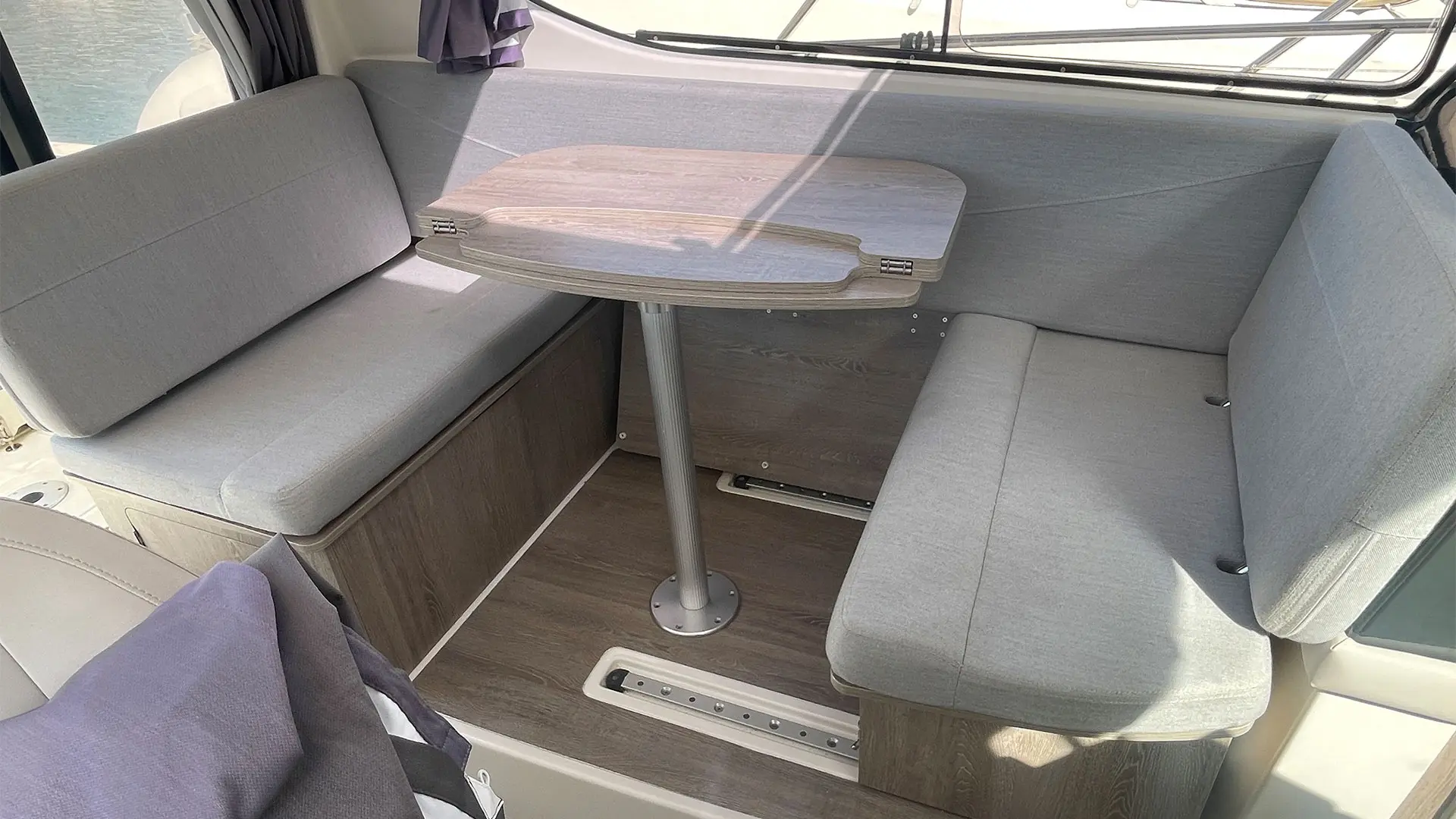 Barcos de segunda mano Quicksilver Activ 905 weekend - Asientos en cabina