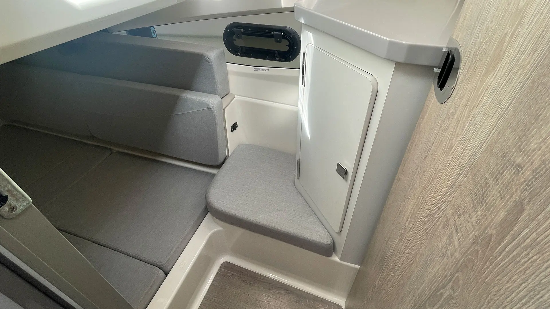 Barcos de segunda mano Quicksilver Activ 905 weekend - Camarote individual