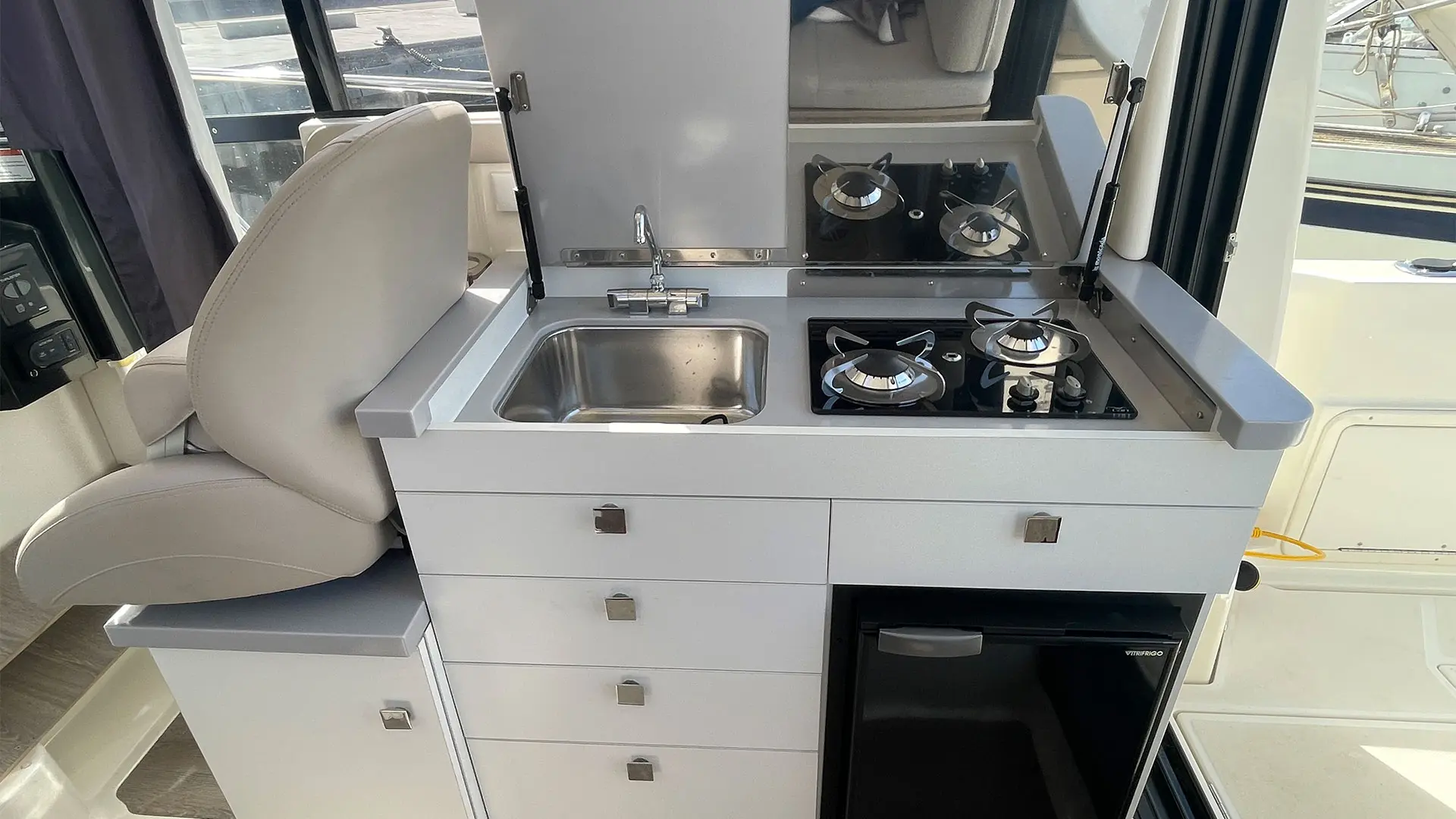 Barcos de segunda mano Quicksilver Activ 905 weekend - Cocina