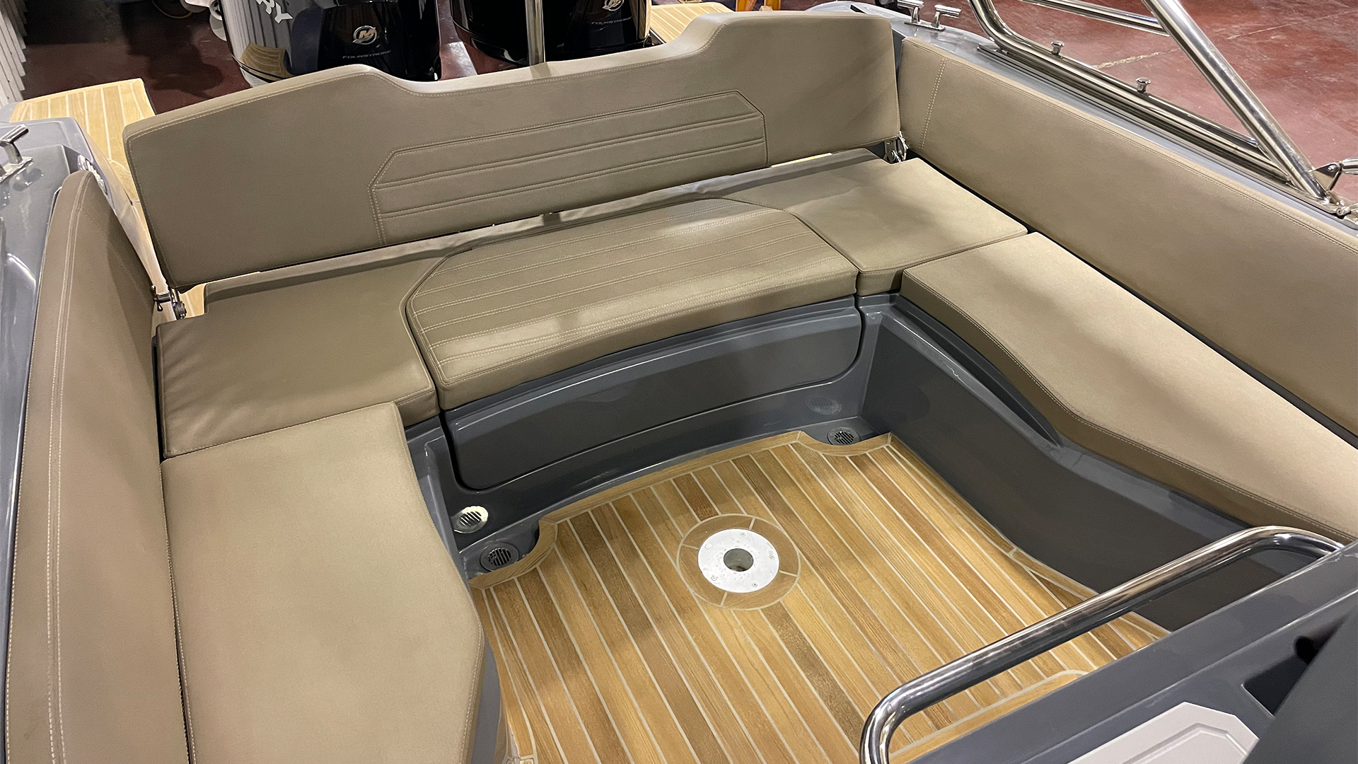 Barco de segunda mano Sacs Strider 900 - Bañera