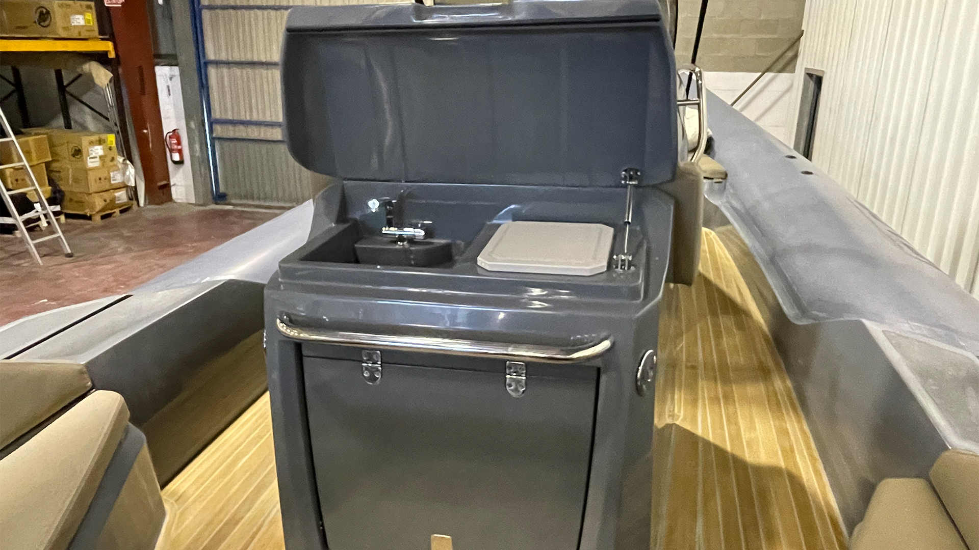 Barco de segunda mano Sacs Strider 900 - Cocina