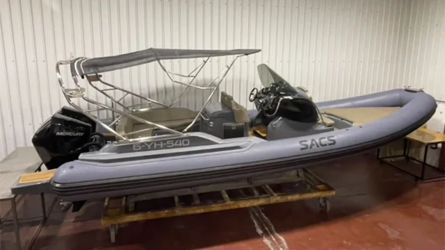 Barco de segunda mano Sacs Strider 900 - En stock