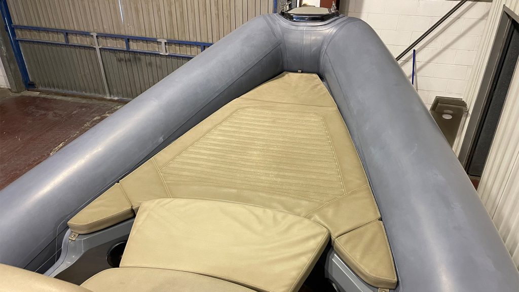 Barco de segunda mano Sacs Strider 900 - Vista solárium