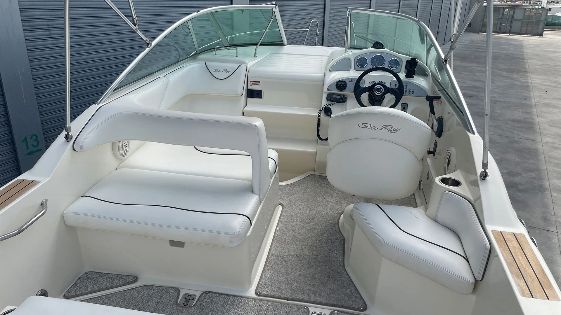 barco-de-segunda-mano-sea-ray-255-sundancer-bañera