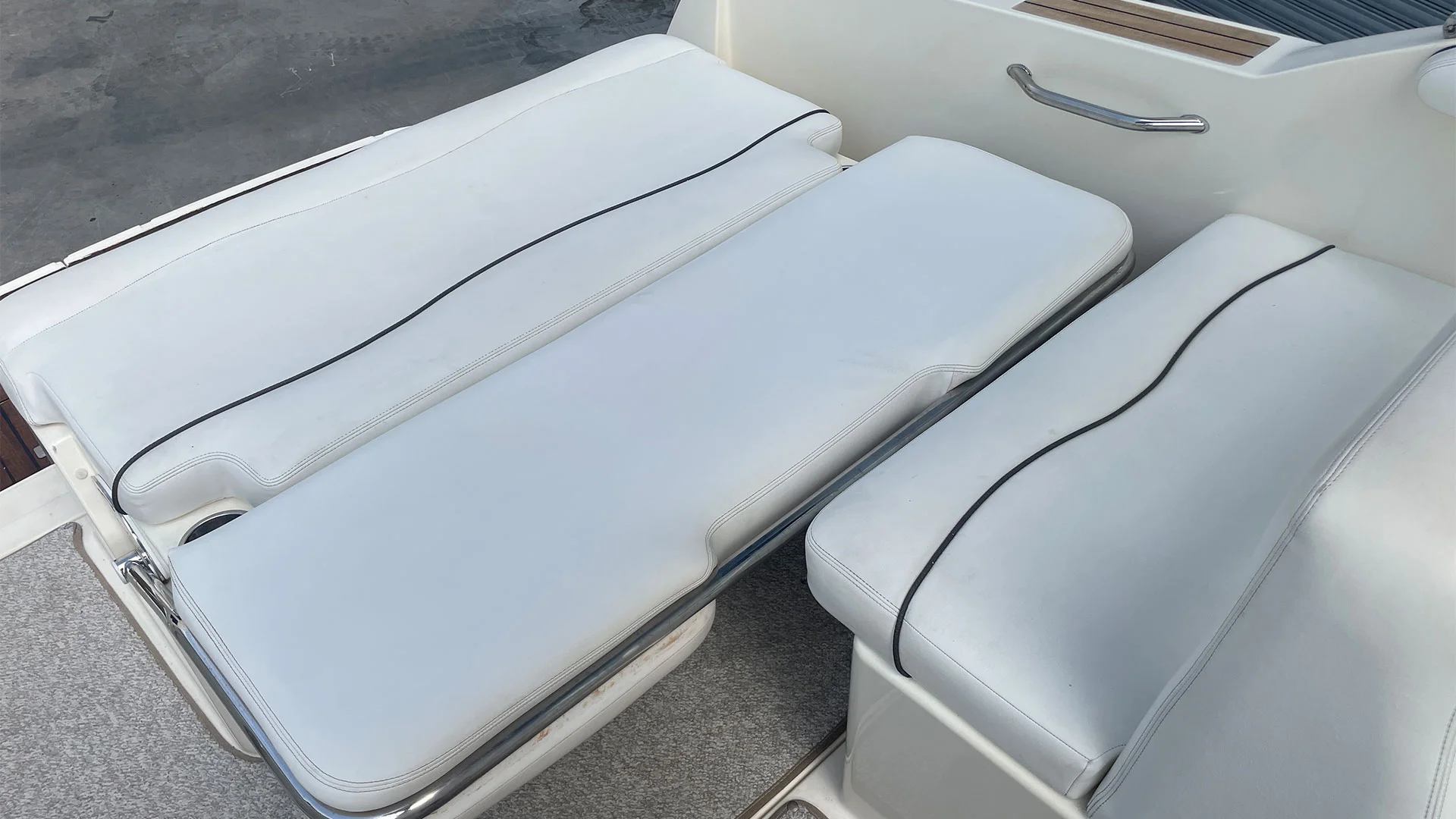 barco-de-segunda-mano-sea-ray-255-sundancer-solarium-popa
