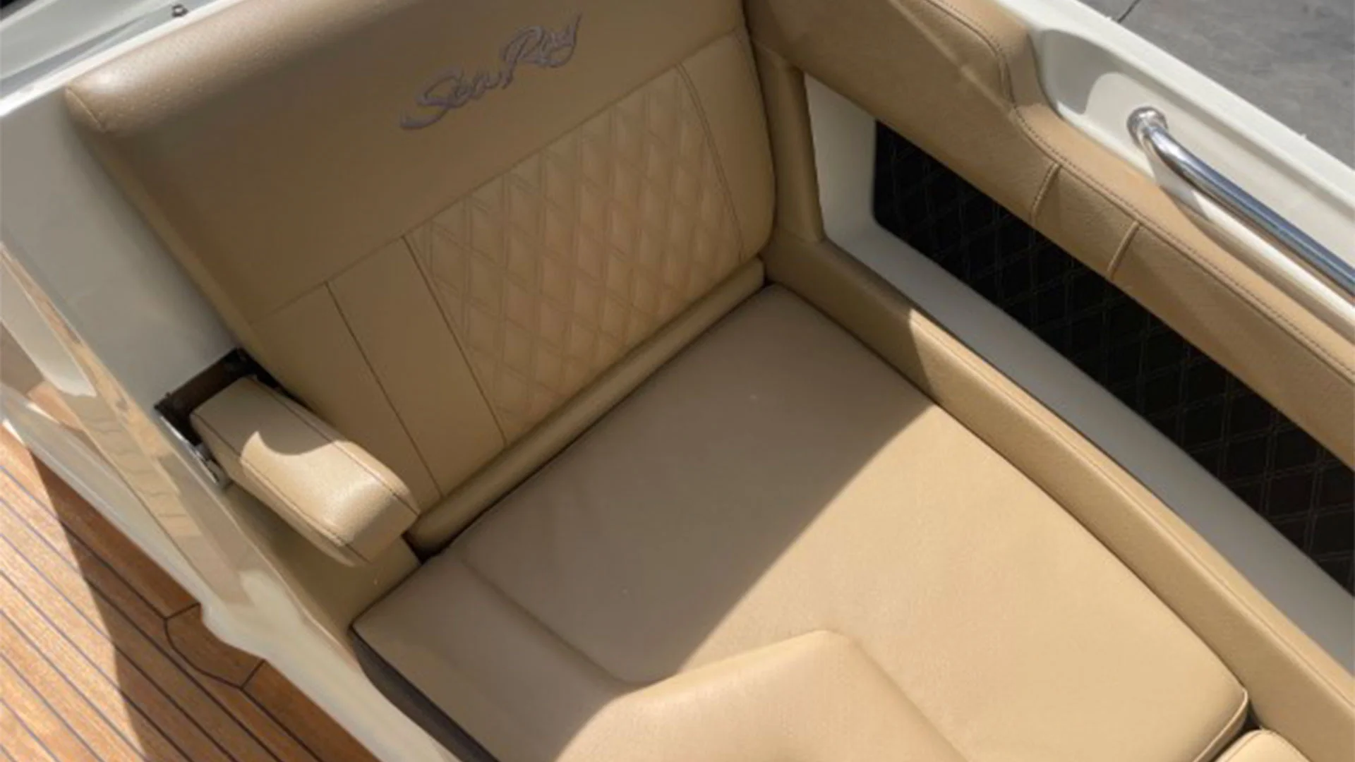 barco-de-segunda-mano-sea-ray-slx-250-asiento