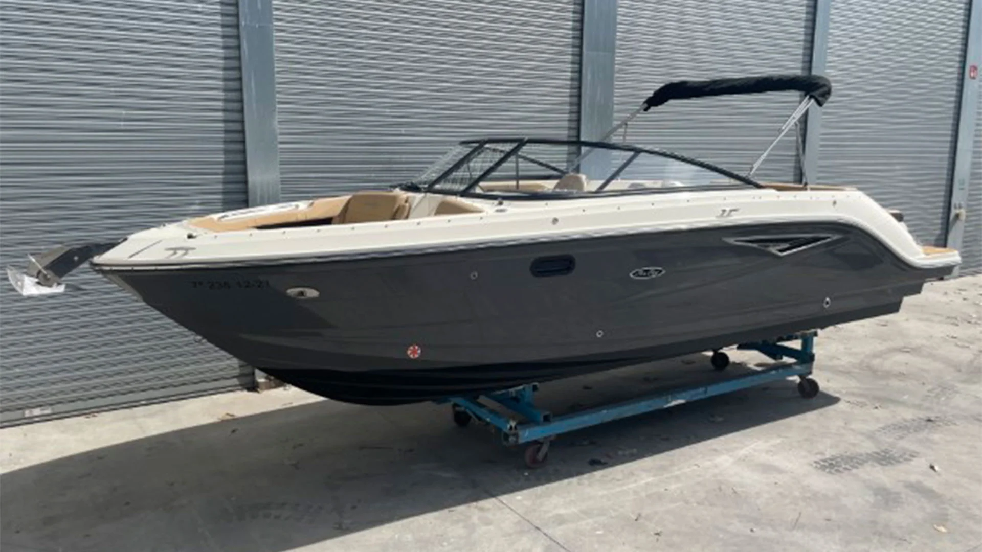 barco-de-segunda-mano-sea-ray-slx-250-exposicion