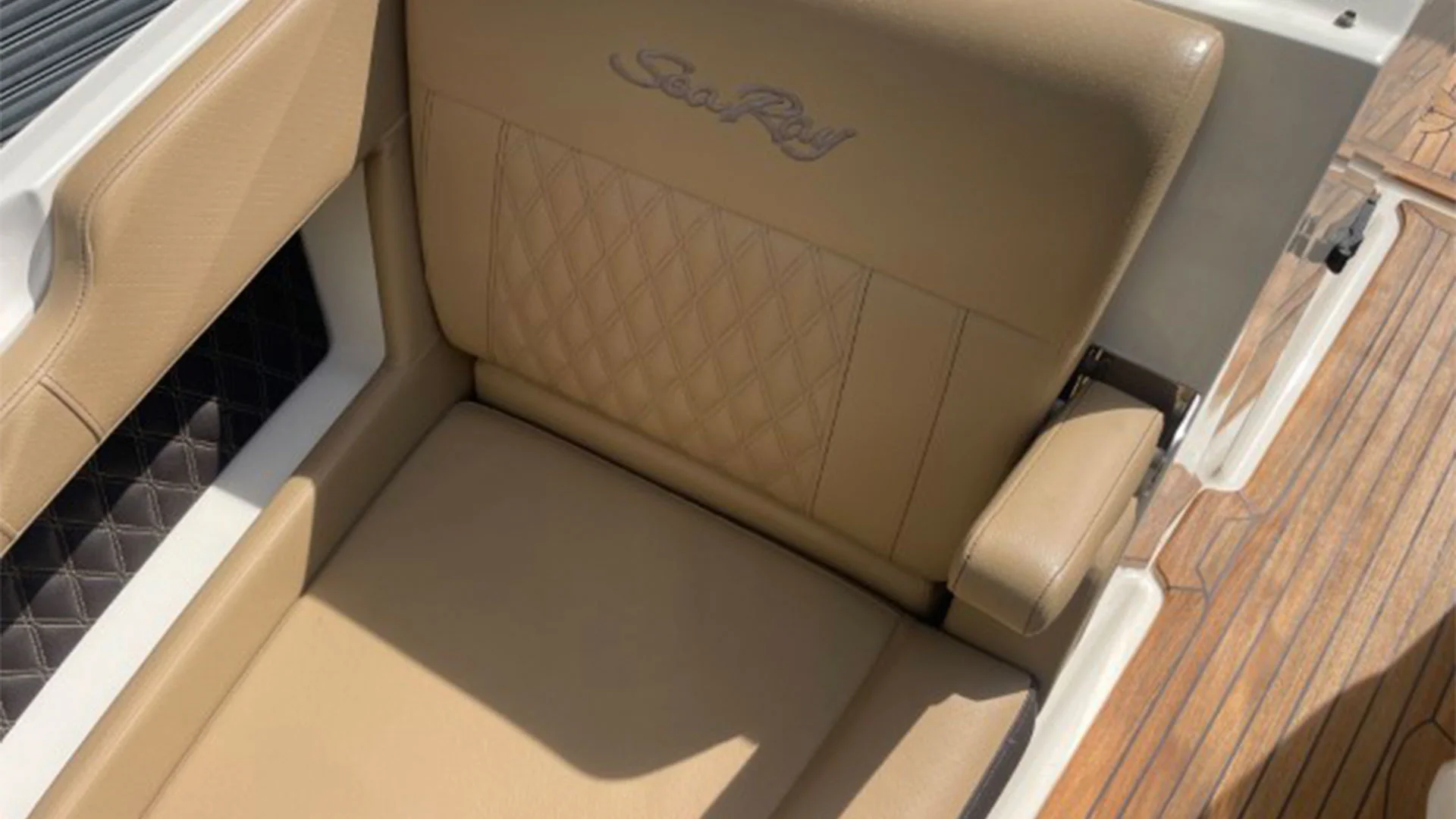 barco-de-segunda-mano-sea-ray-slx-250-vista-asiento