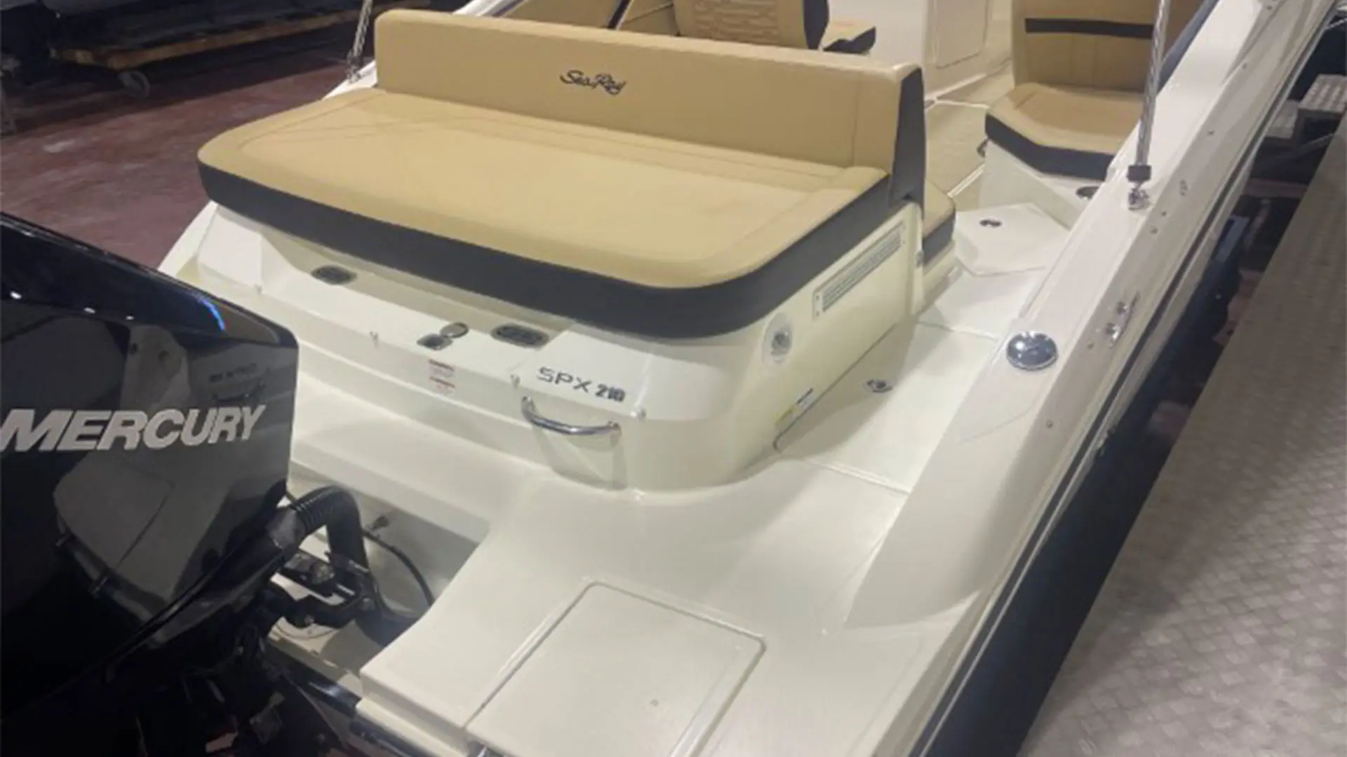 Barcos de segunda mano Sea Ray SPX 210 OB - Solárium proa