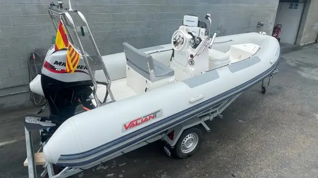 Semirrígida de segunda mano Valiant 500 Sport - Vista desde popa
