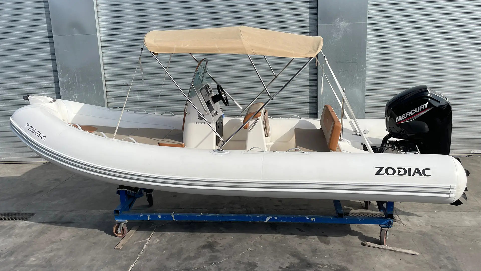 Barco de segunda mano Zodiac Medline 580 Neo - Imagen lateral