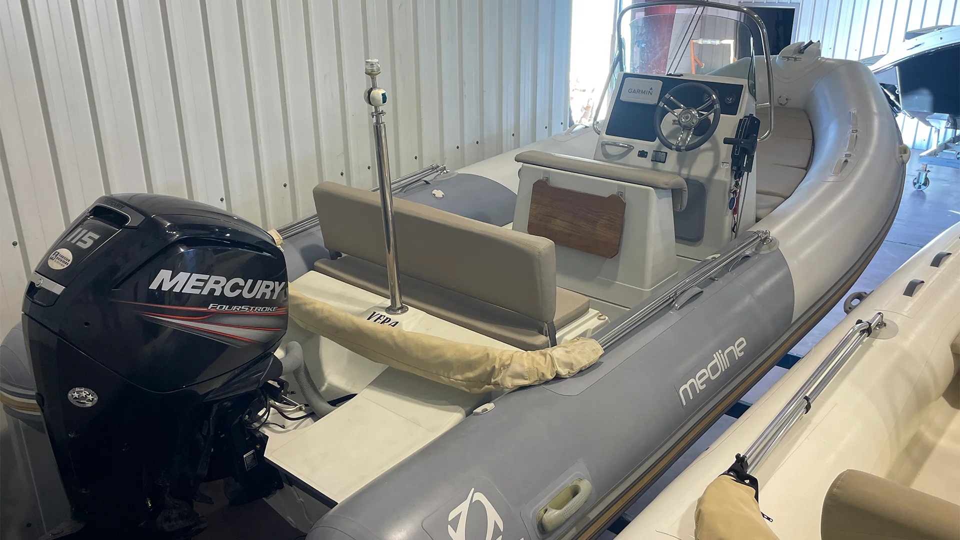 barco-de-segunda-mano-zodiac-medline-580-neo-en-exposicion