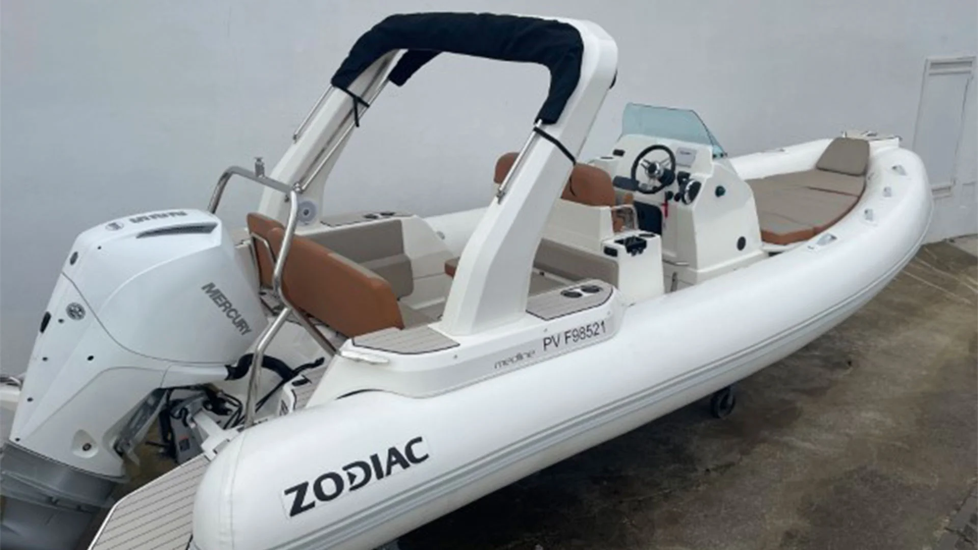 barco-de-segunda-mano-zodiac-medline-7-5-neopreno-primer-plano