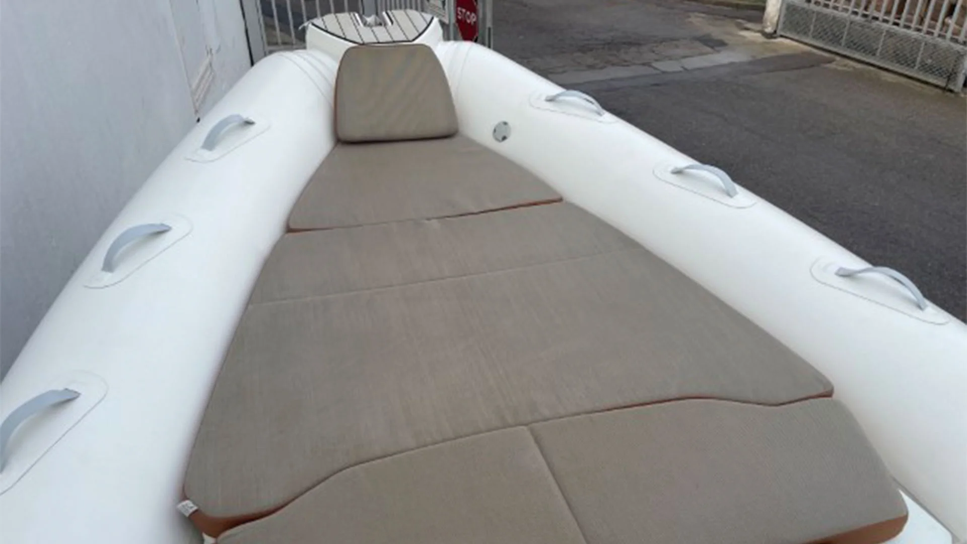 barco-de-segunda-mano-zodiac-medline-7-5-neopreno-solarium