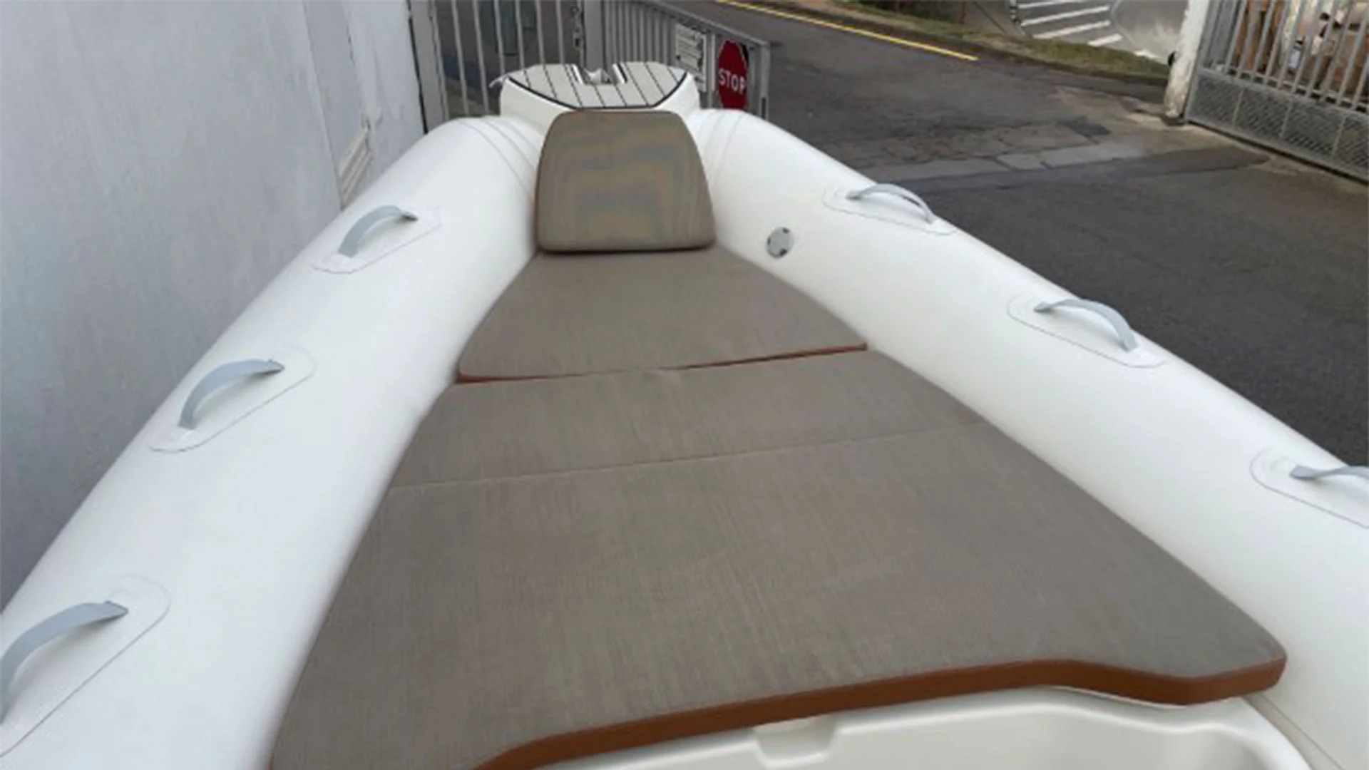 barco-de-segunda-mano-zodiac-medline-7-5-neopreno-vista-solarium