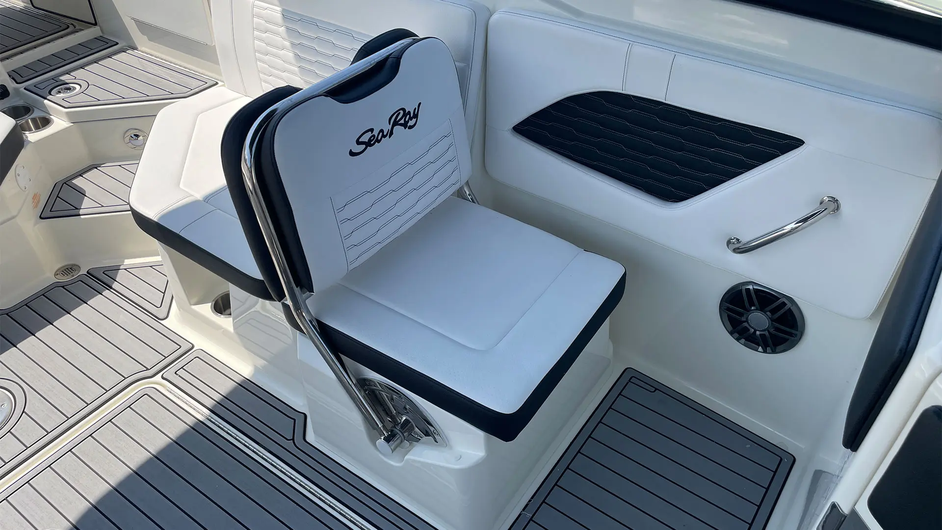 Barco demo Sea Ray SDX 230 OB - Asiento copiloto