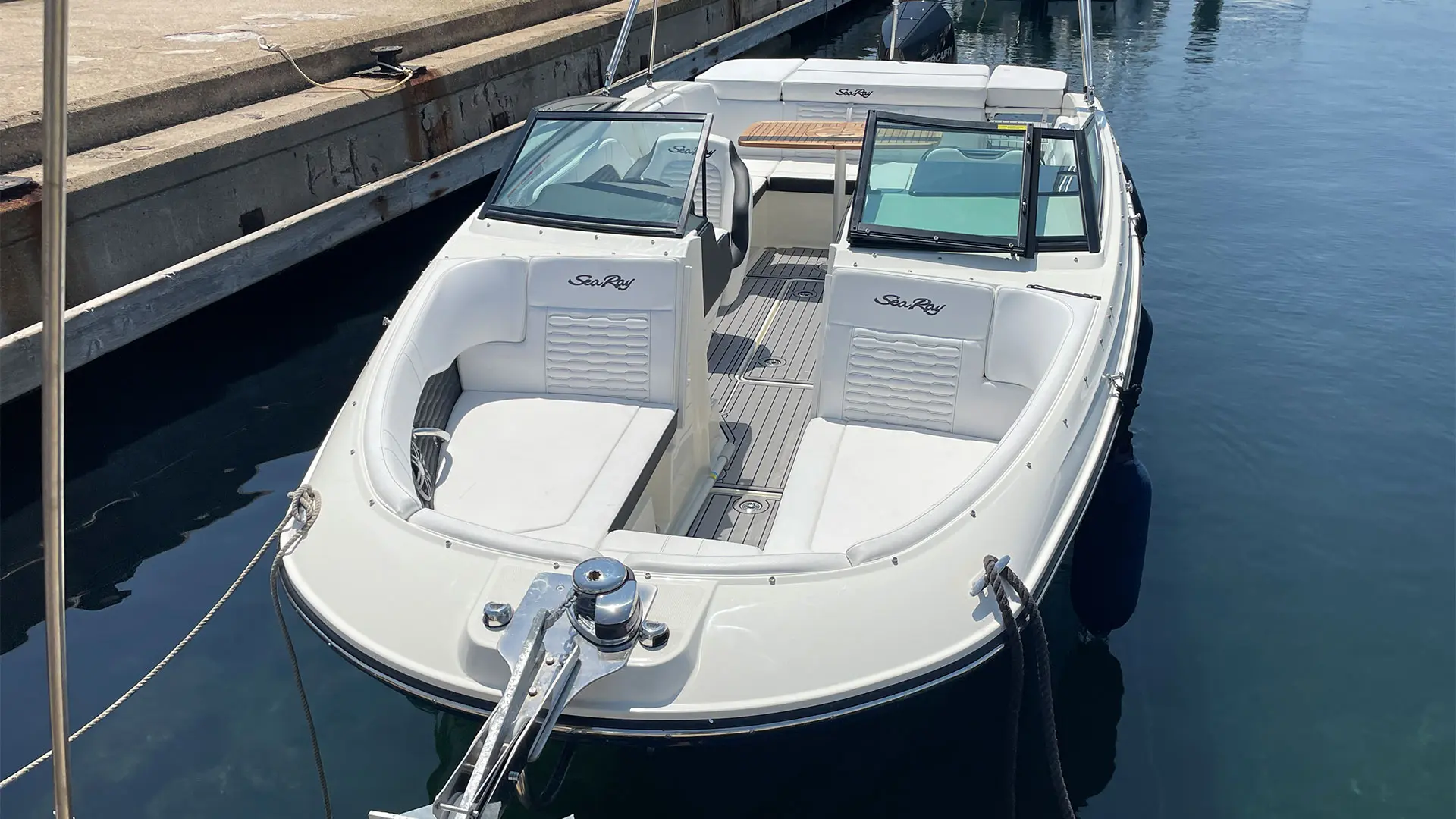 Barco demo Sea Ray SDX 230 OB - Desde proa