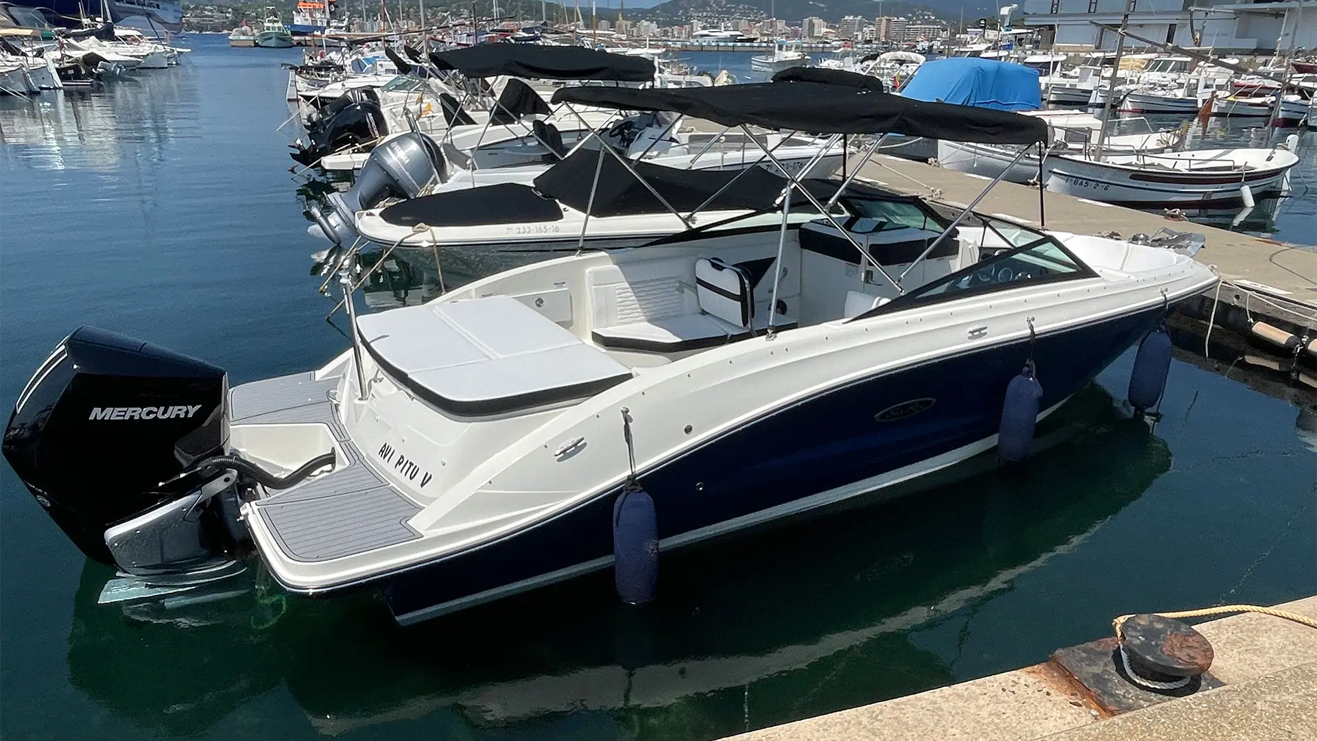 Barco demo Sea Ray SDX 230 OB - Imagen lateral
