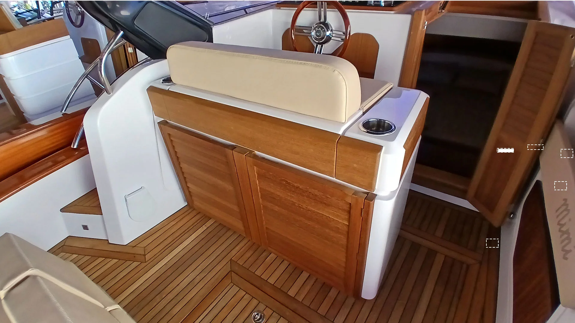 barco-en-stock-cantieri-mimi-libeccio-9-5-cabin-accesorio