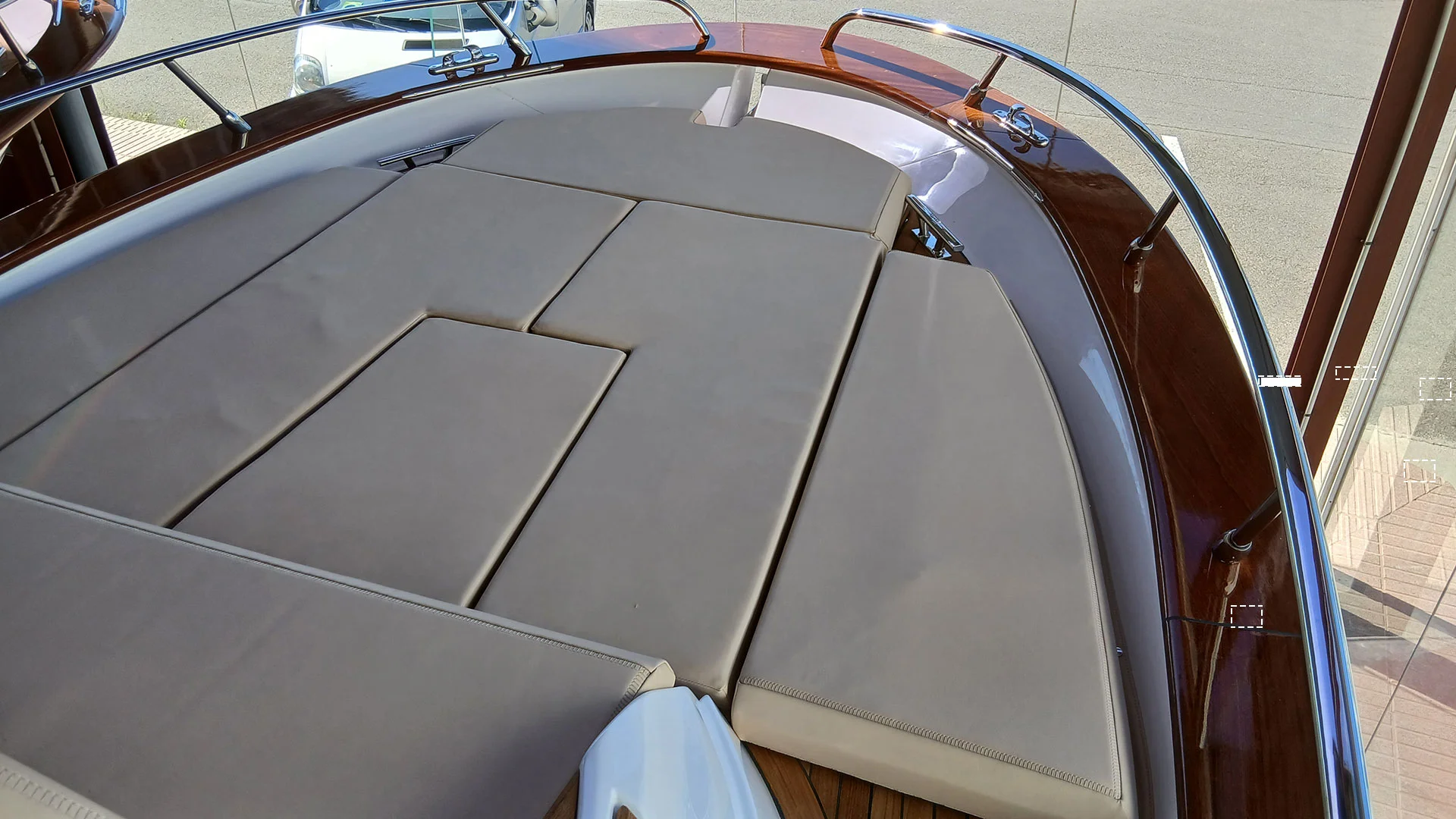 barco-en-stock-cantieri-mimi-libeccio-9-5-cabin-solarium