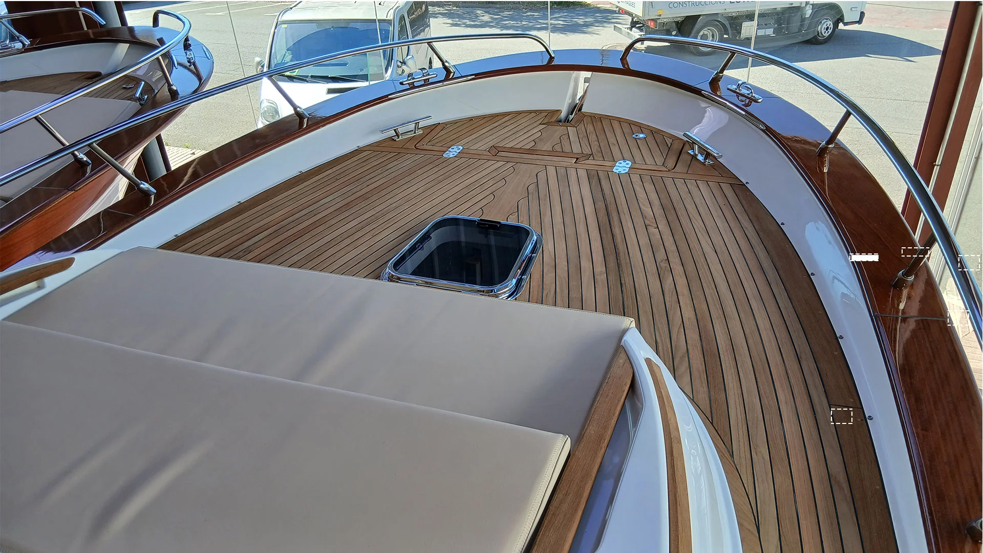 barco-en-stock-cantieri-mimi-libeccio-9-5-cabin-teka